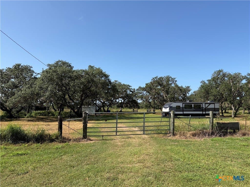 10.42 acres in Goliad County - photo 31