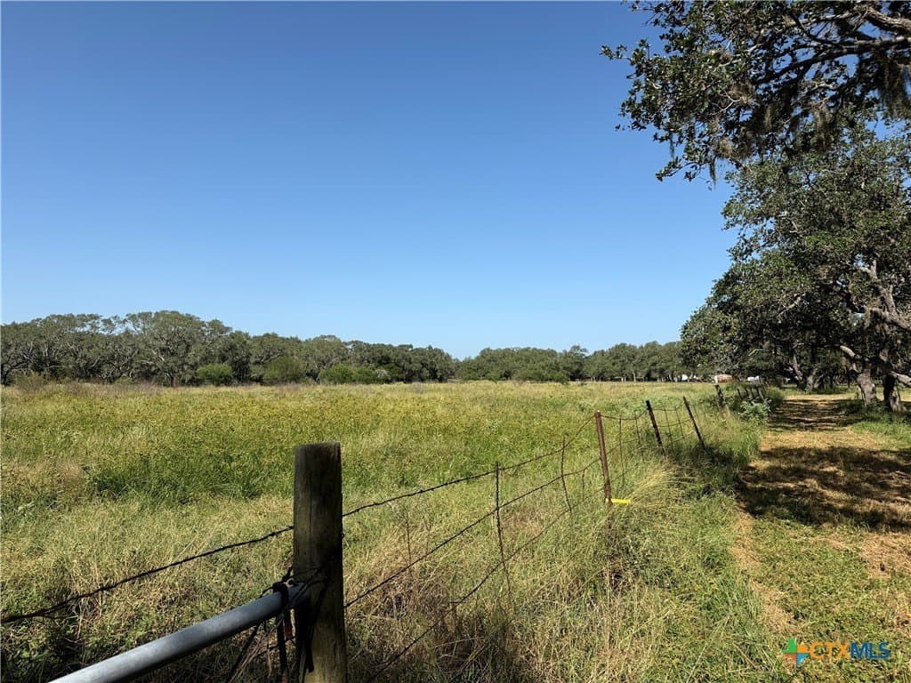10.42 acres in Goliad County - photo 10