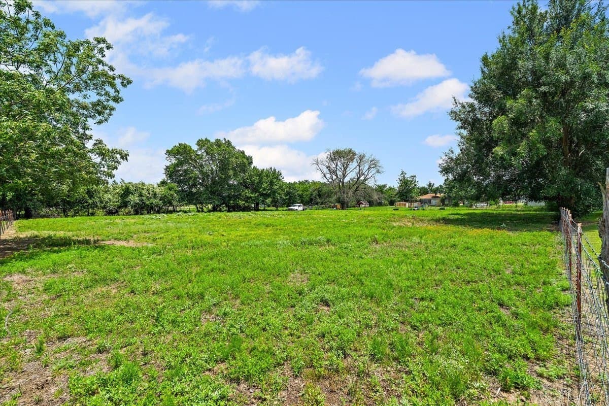 3.33 acres in Navarro County - photo 13