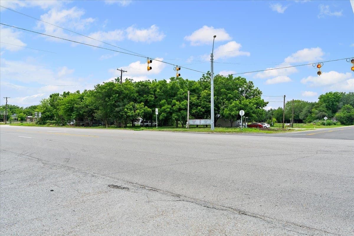 3.33 acres in Navarro County - photo 17