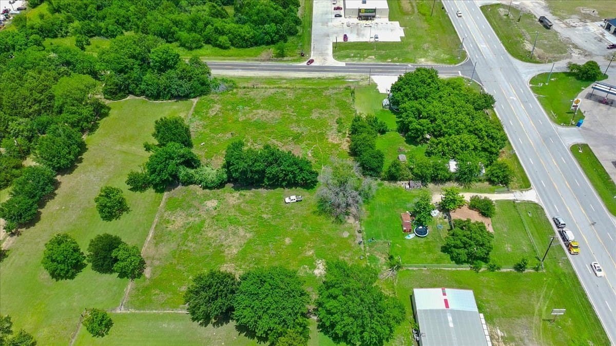 3.33 acres in Navarro County - photo 8