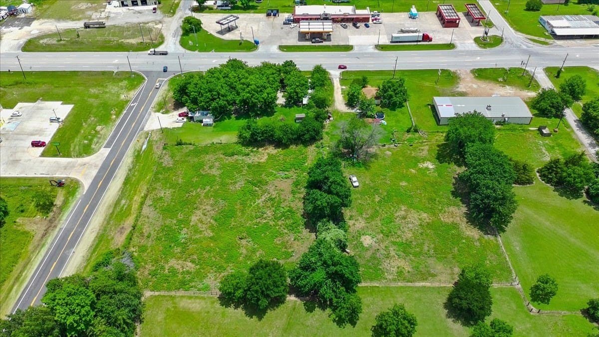 3.33 acres in Navarro County - photo 7