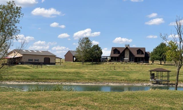 9.52 acres in Ellis County