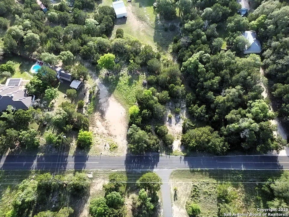 1.13 acres in Comal County gallery image 3