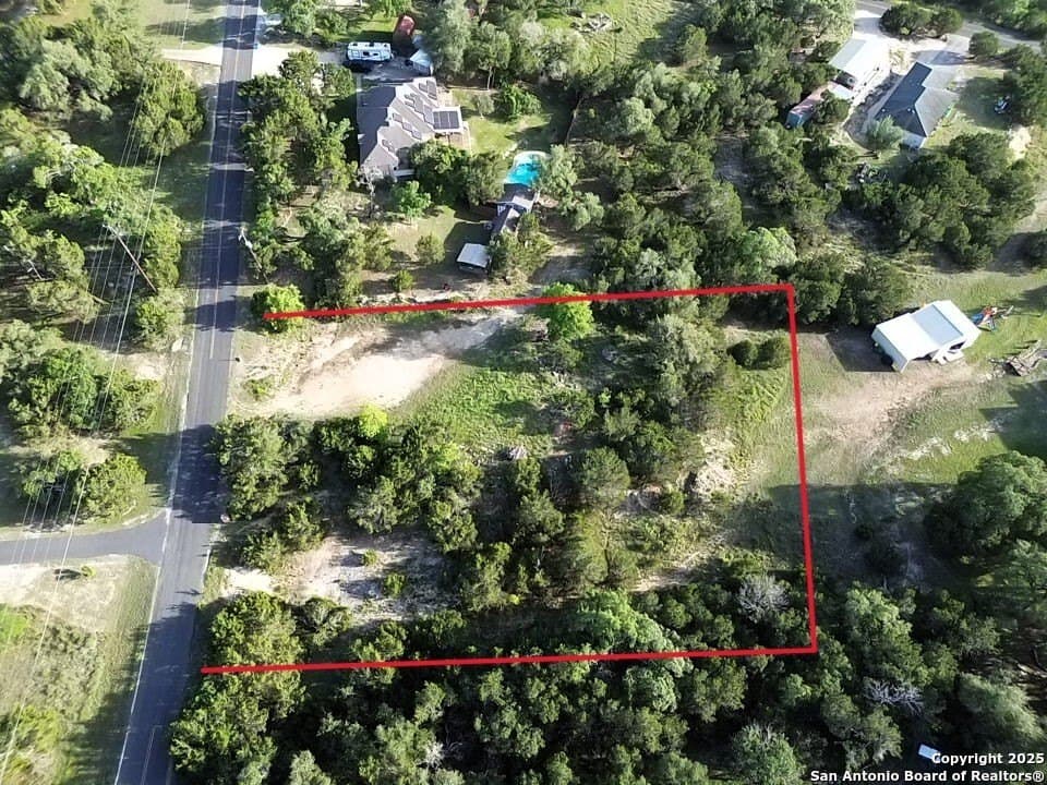 1.13 acres in Comal County gallery image 2