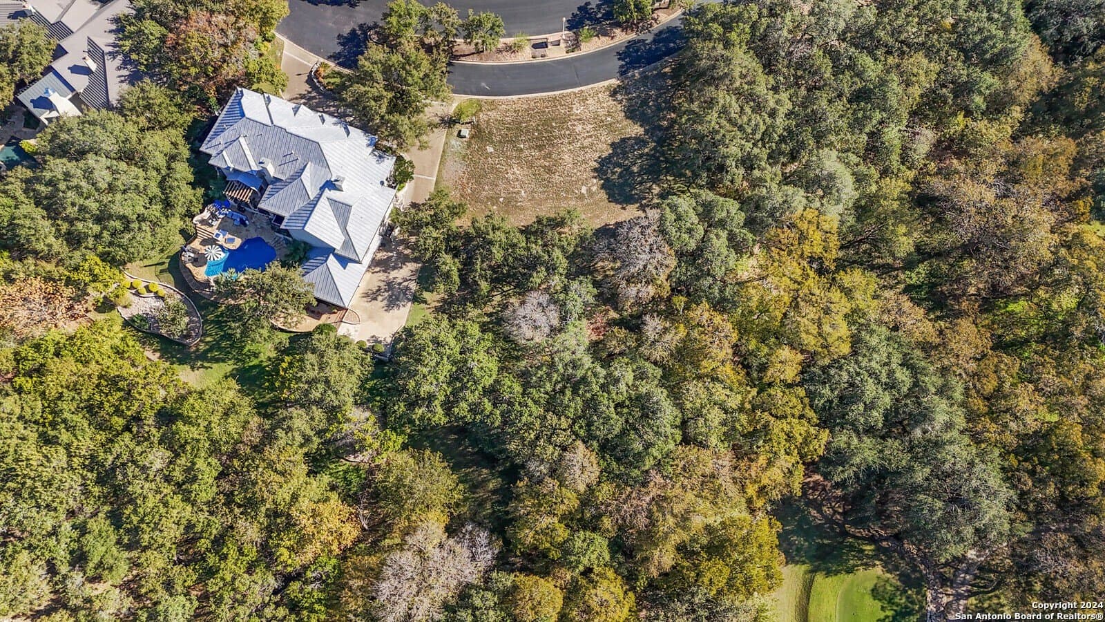 0.75 acres in Bexar County gallery image 2