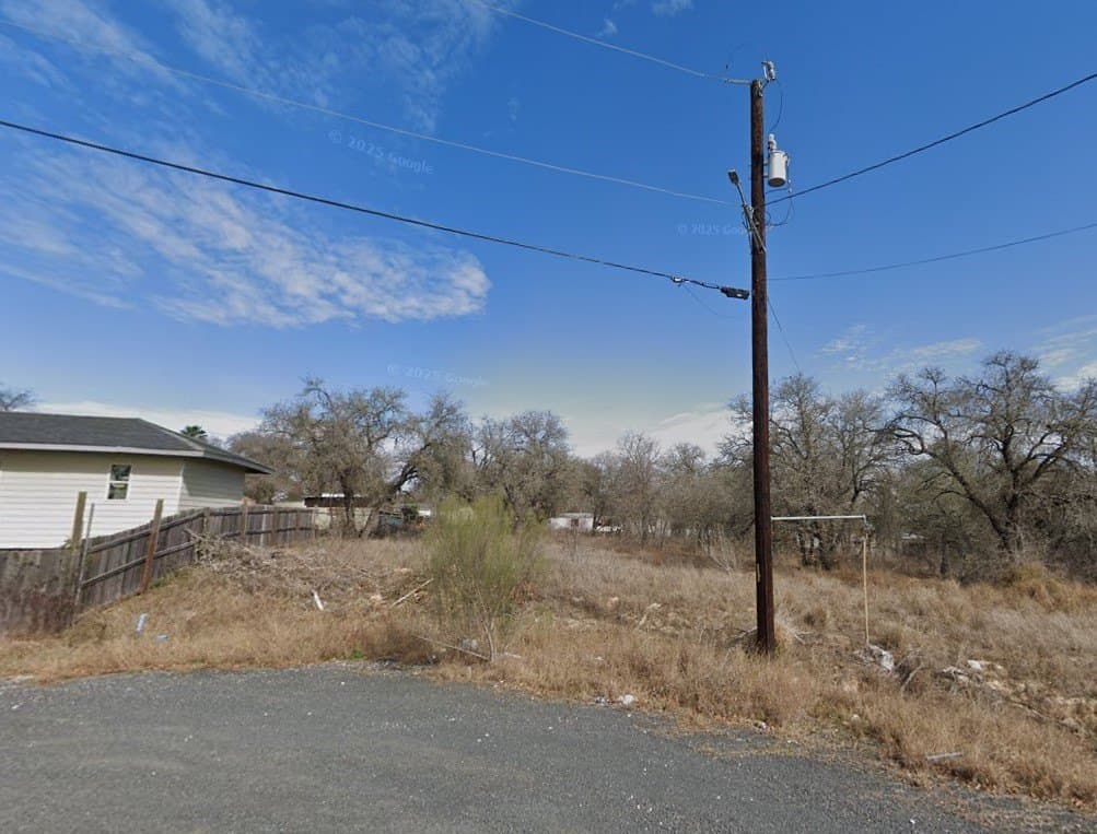 0.58 acres in Bexar County - photo 2