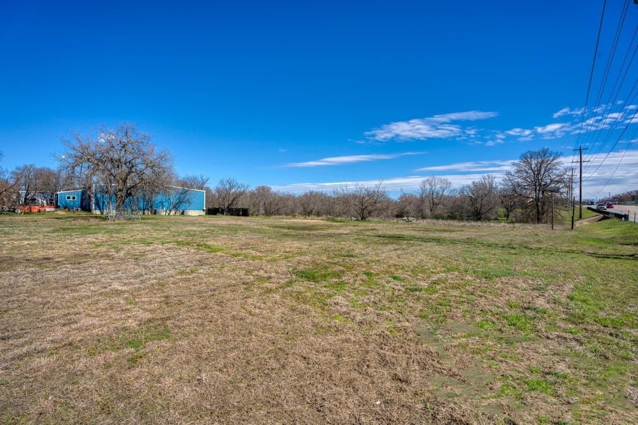 0.75 acres in Burnet County gallery image 3