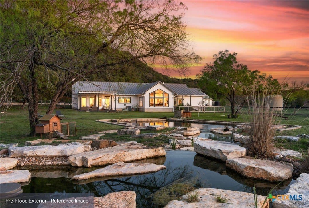 15.1 acres in Travis County gallery image 2