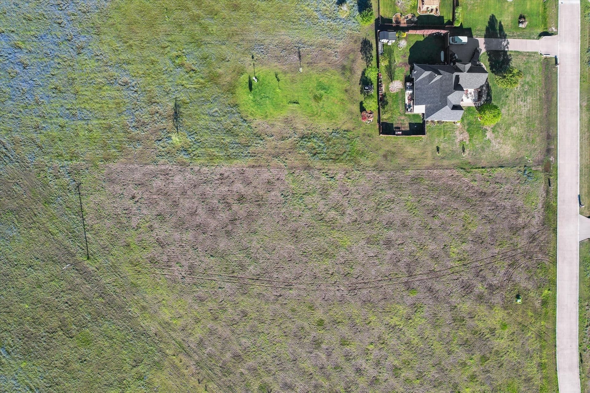 1.57 acres in Ellis County - photo 3