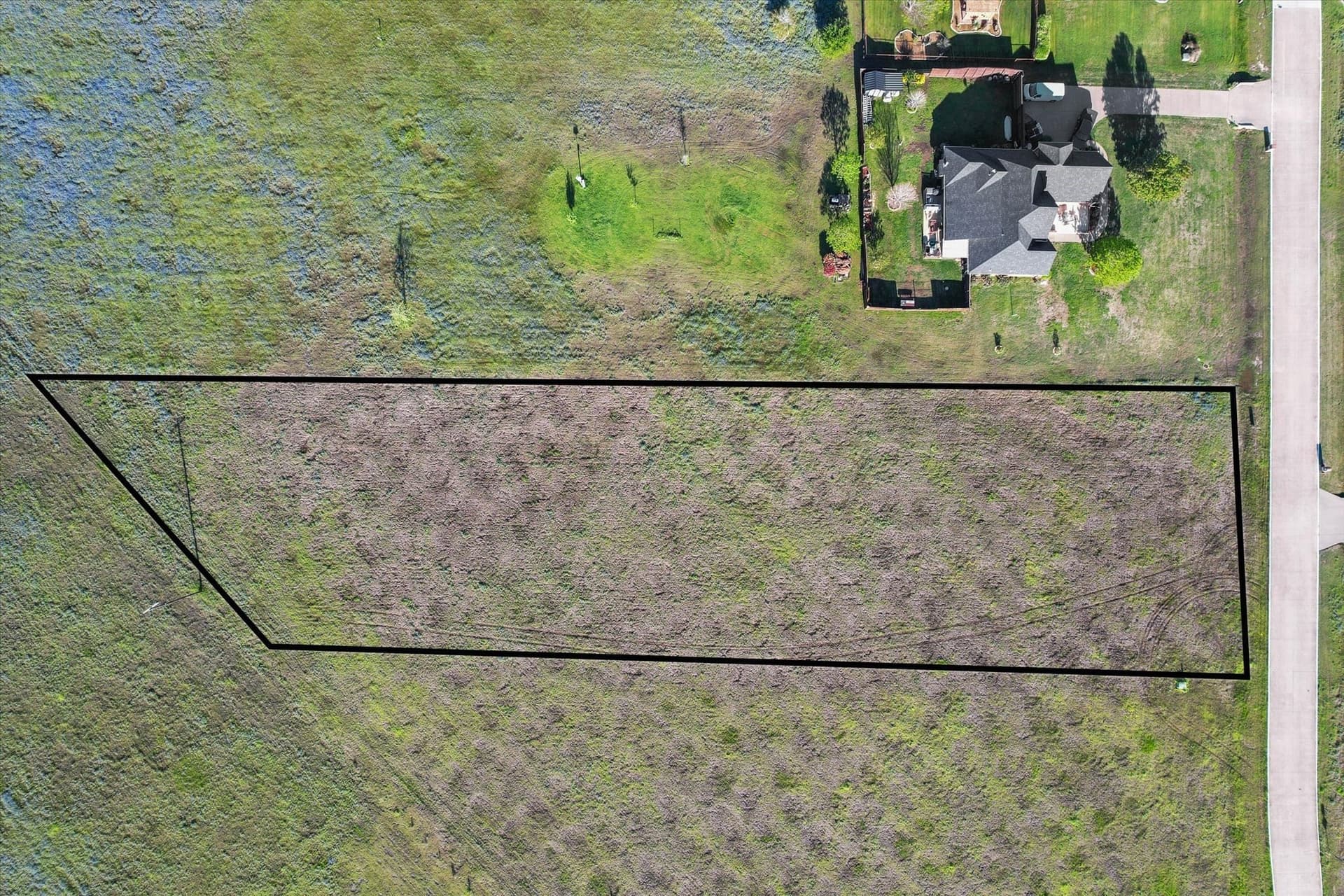 1.57 acres in Ellis County - photo 2