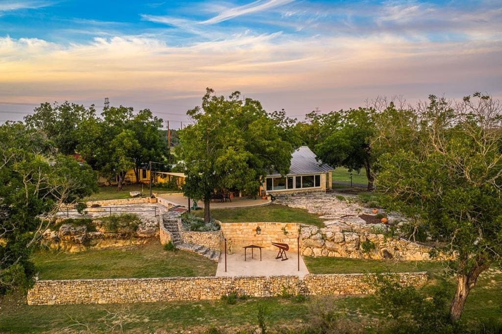 10.16 acres in Kerr County