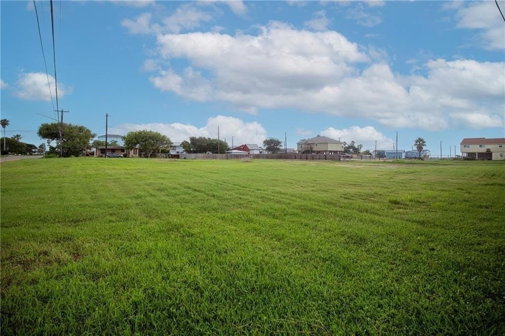 1 acres in Nueces County gallery image 2