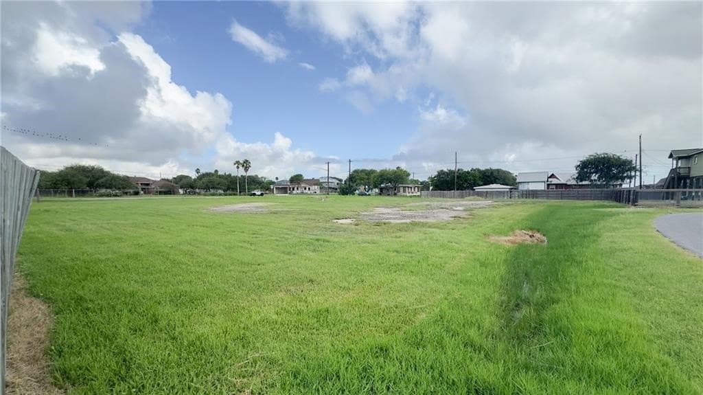 1 acres in Nueces County gallery image 3