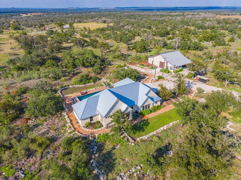 21 acres in Gillespie County