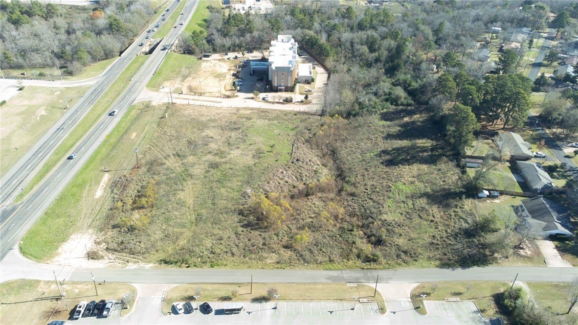 7.77 acres in Anderson County gallery image 2