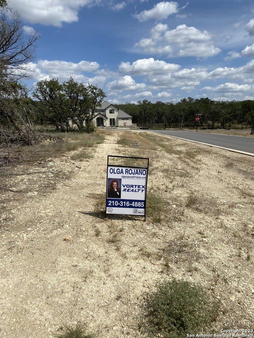 1.01 acres in Comal County - photo 3