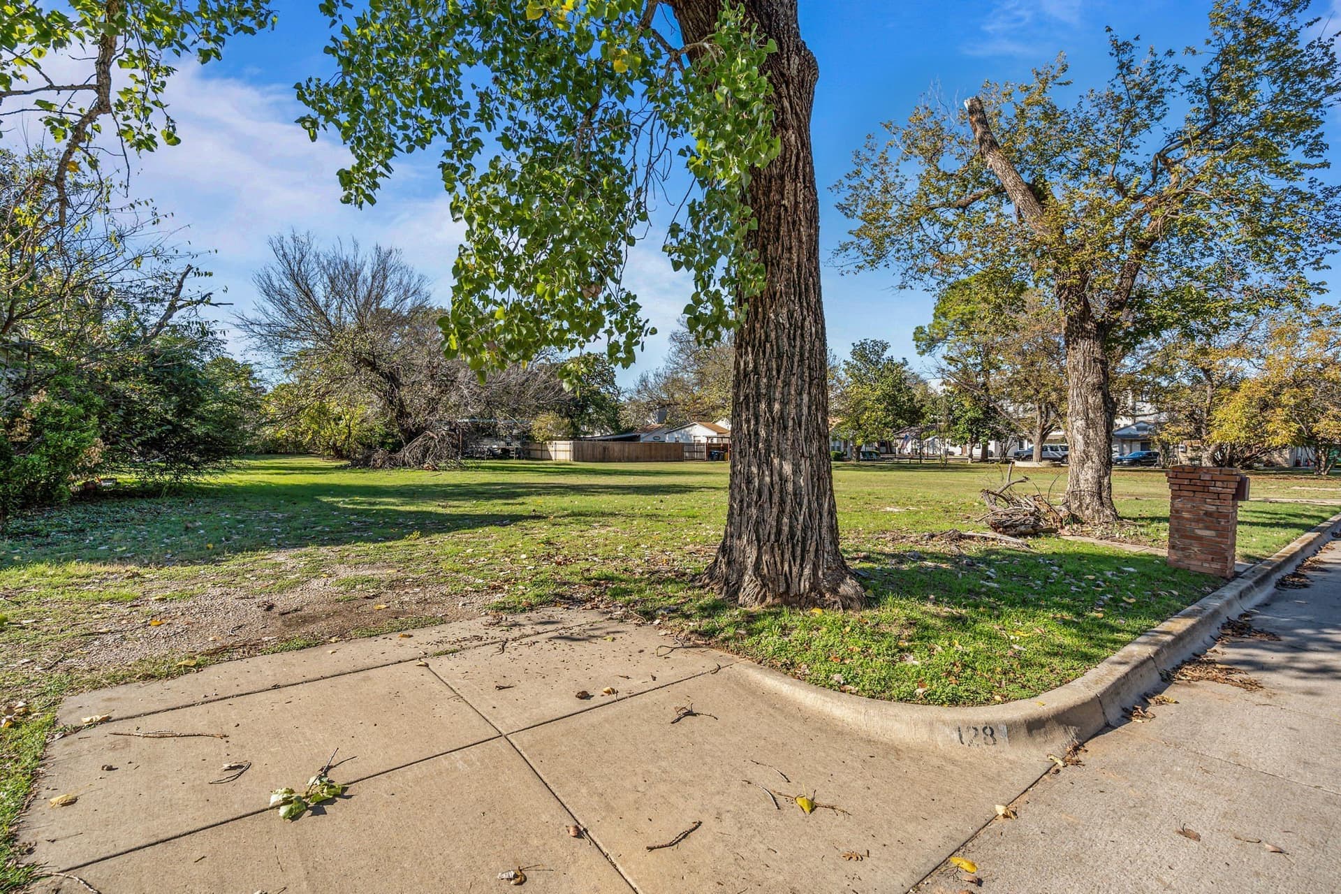 0.37 acres in Tarrant County gallery image 2