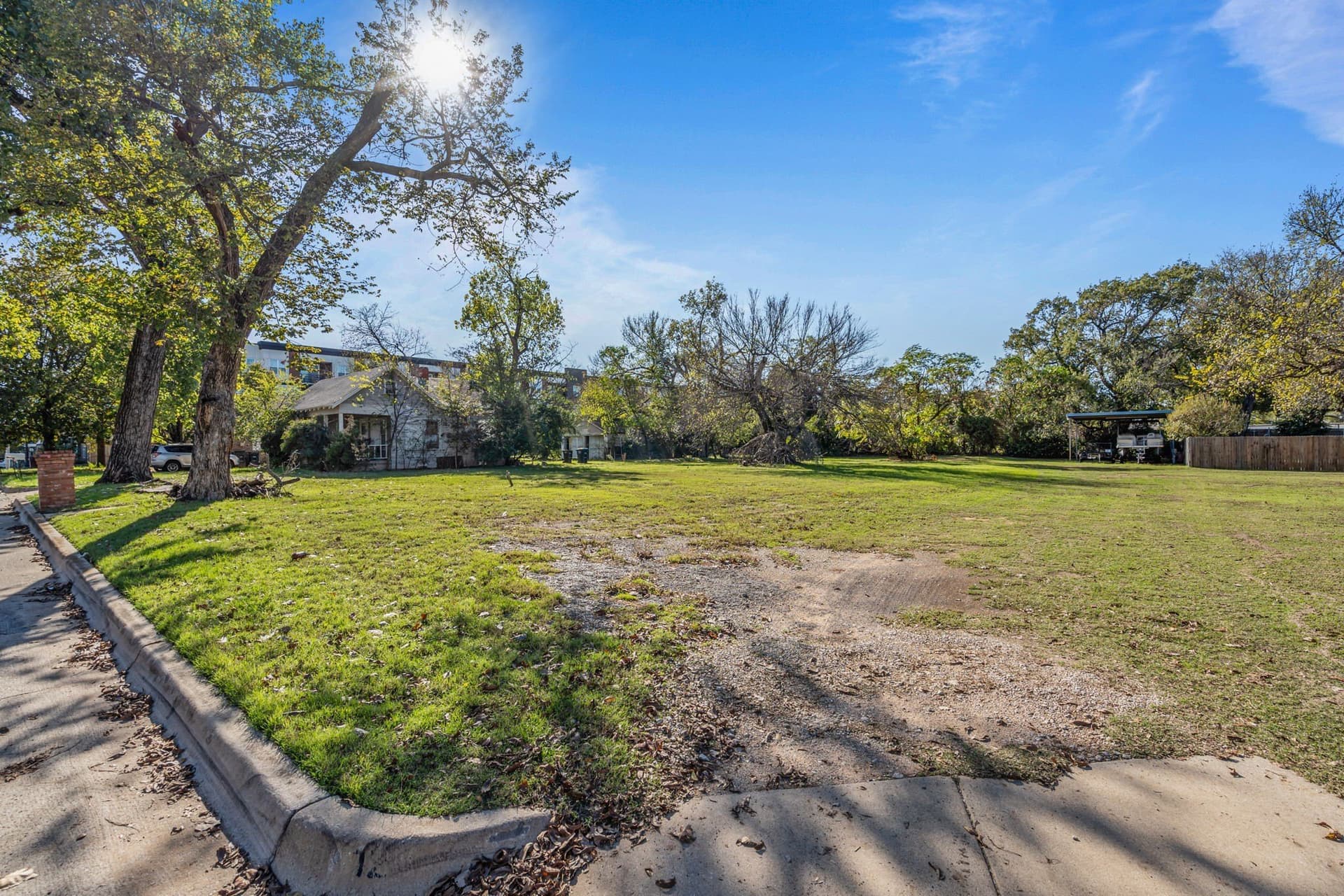 0.37 acres in Tarrant County gallery image 4