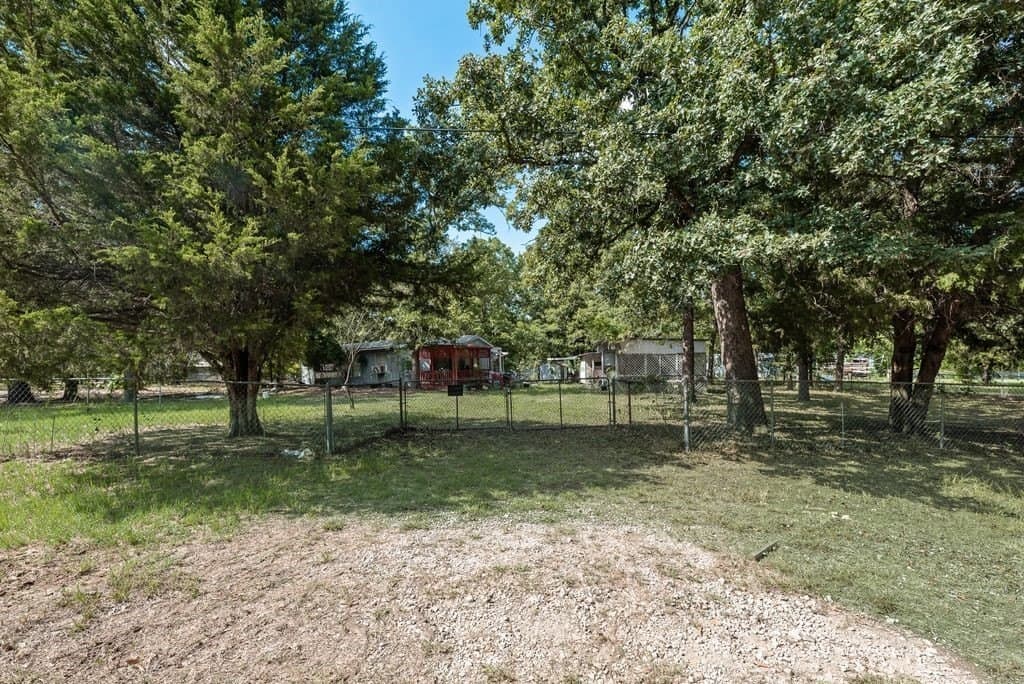 1.23 acres in Henderson County - photo 9