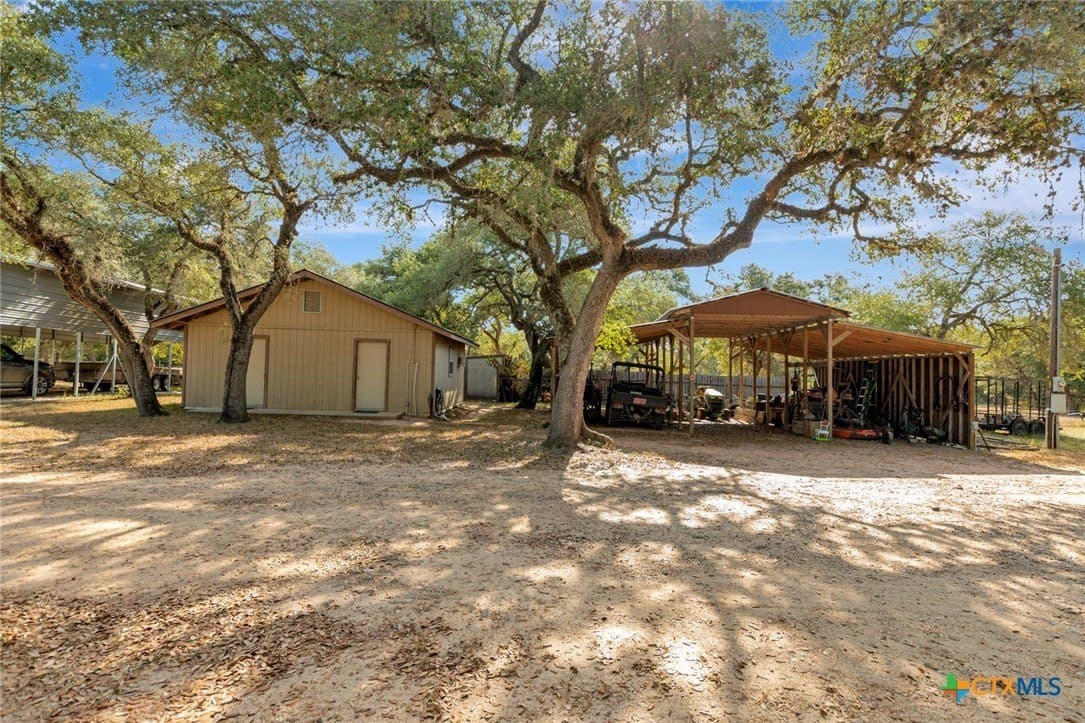 19.84 acres in Lavaca County - photo 27