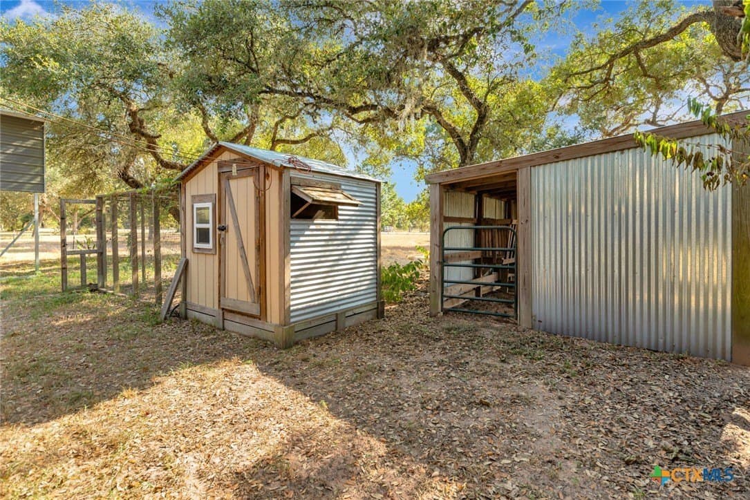 19.84 acres in Lavaca County - photo 25