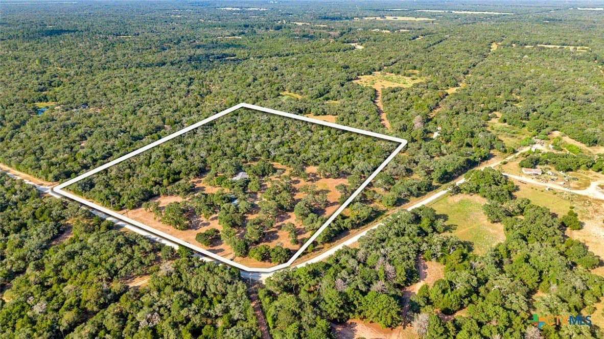 19.84 acres in Lavaca County