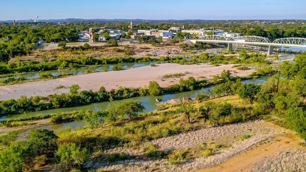0.25 acres in Llano County - photo 13