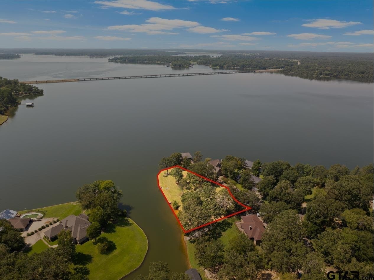 0.95 acres in Camp County