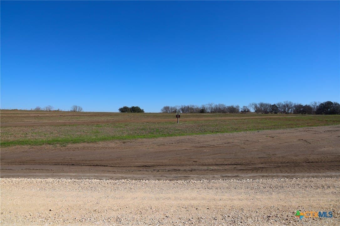 2.01 acres in Lavaca County gallery image 2