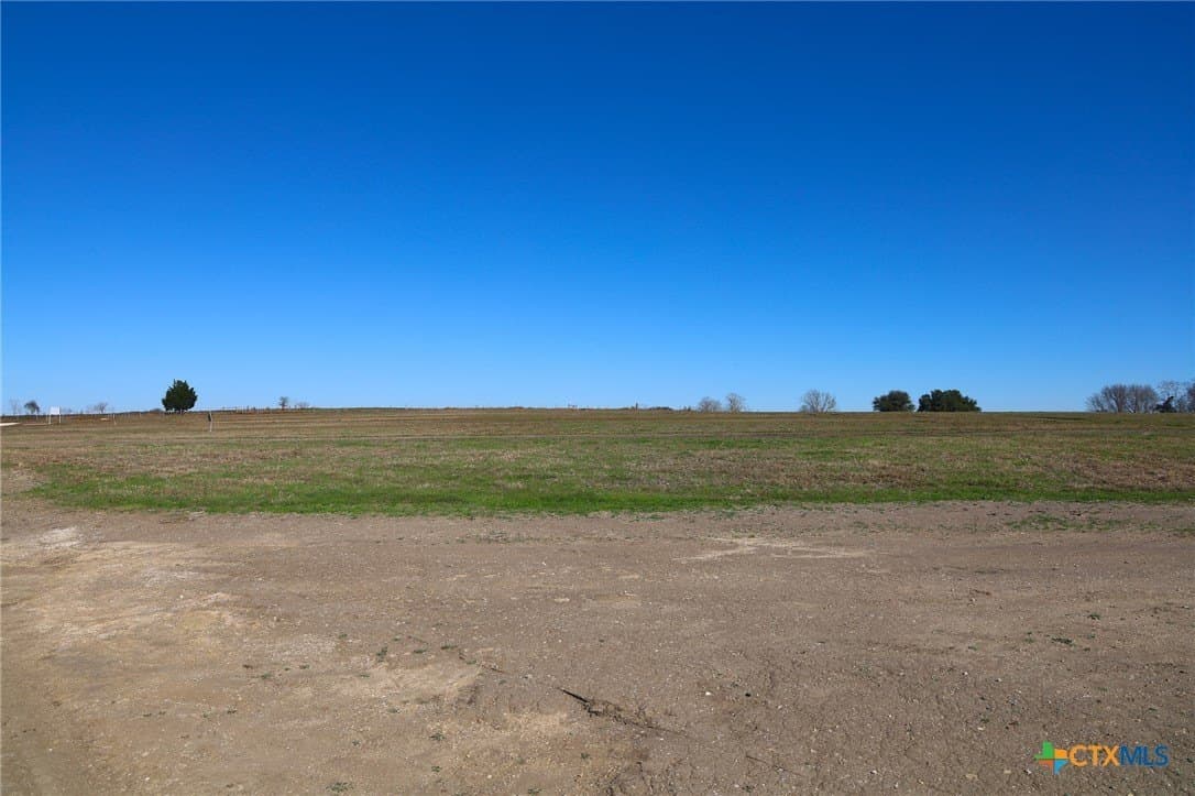 2.01 acres in Lavaca County gallery image 4