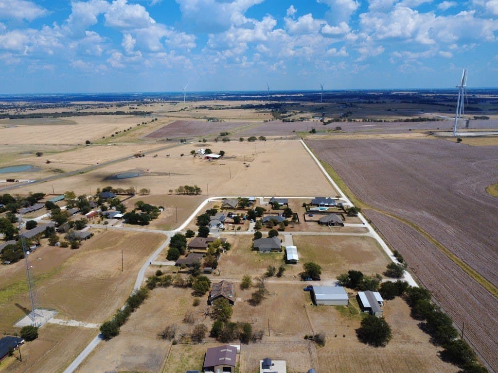 0.88 acres in Navarro County - photo 9