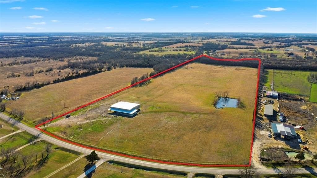 42.33 acres in Lamar County