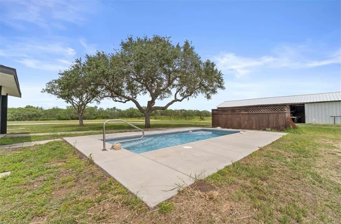 10 acres in San Patricio County - photo 33