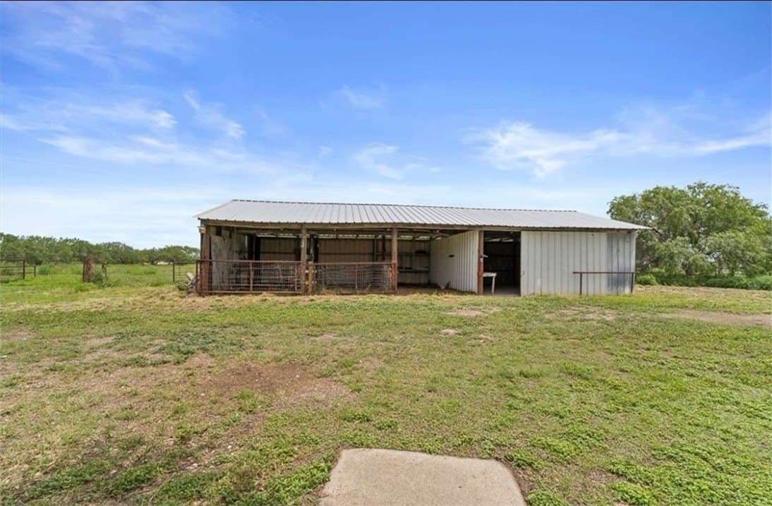 10 acres in San Patricio County - photo 30