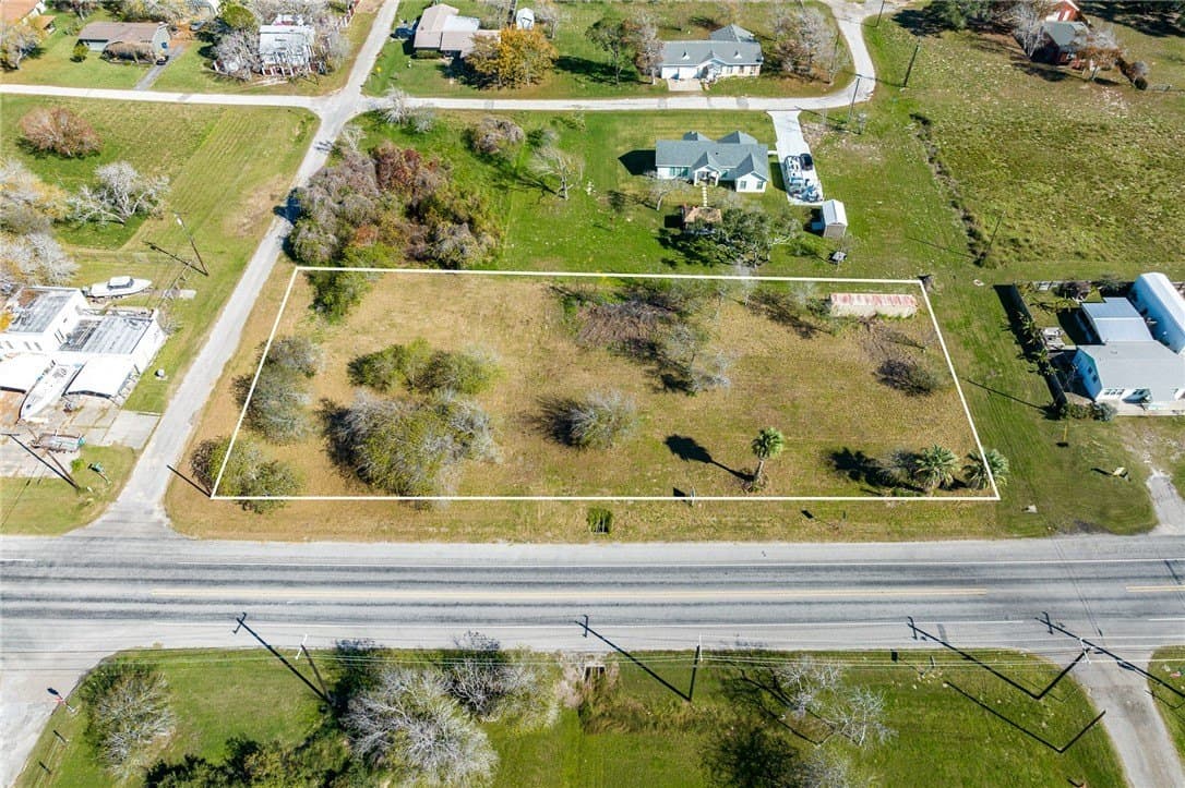 0.96 acres in San Patricio County - photo 8