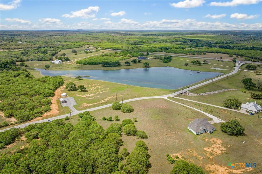 5.52 acres in Gonzales County gallery image 2