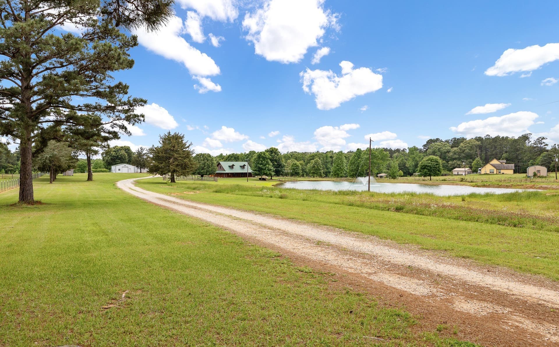 10.24 acres in Smith County gallery image 2