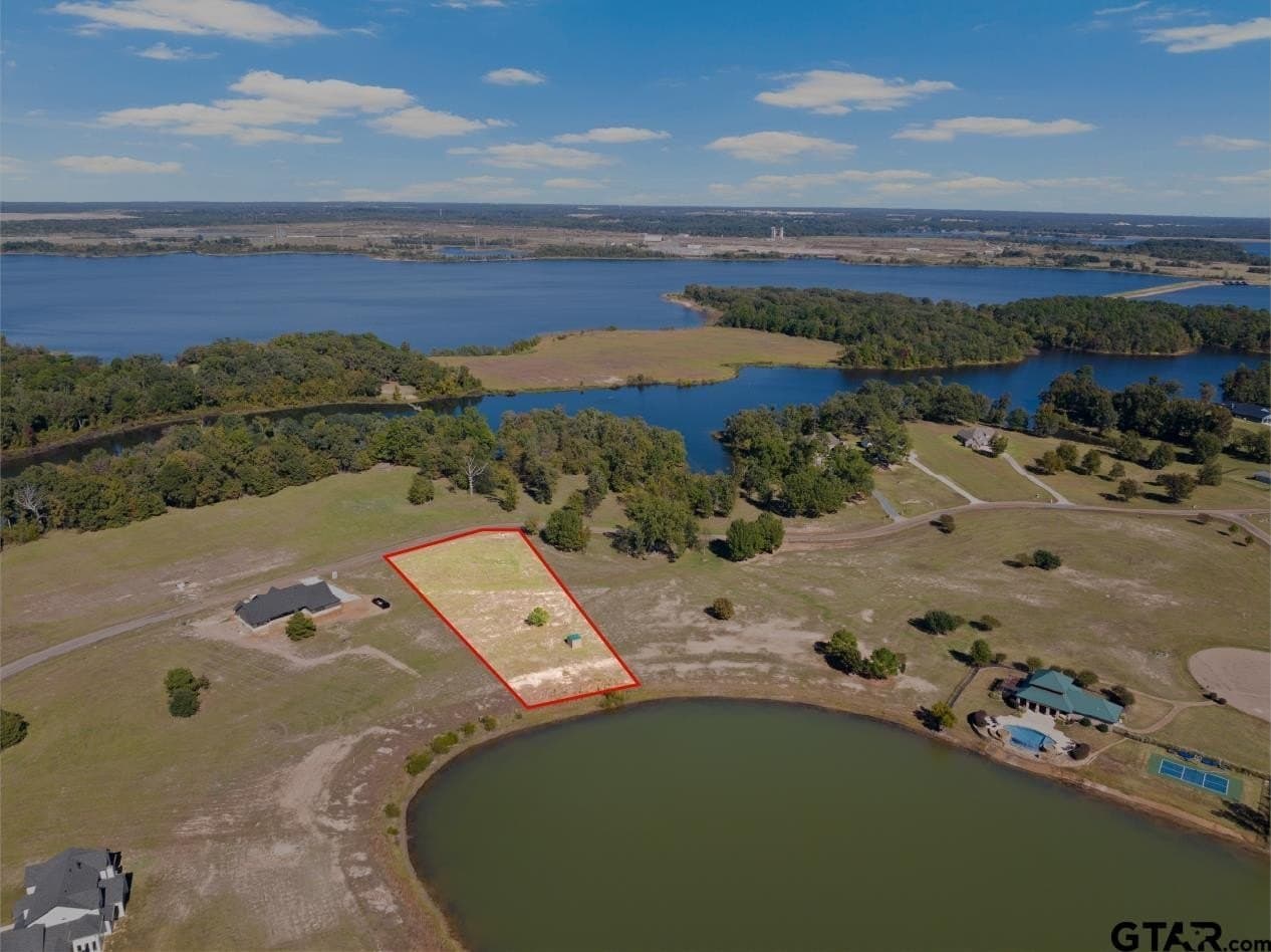 1.08 acres in Titus County