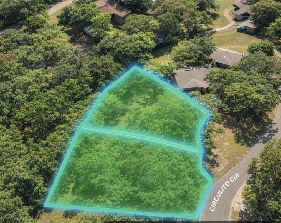 0.52 acres in Henderson County