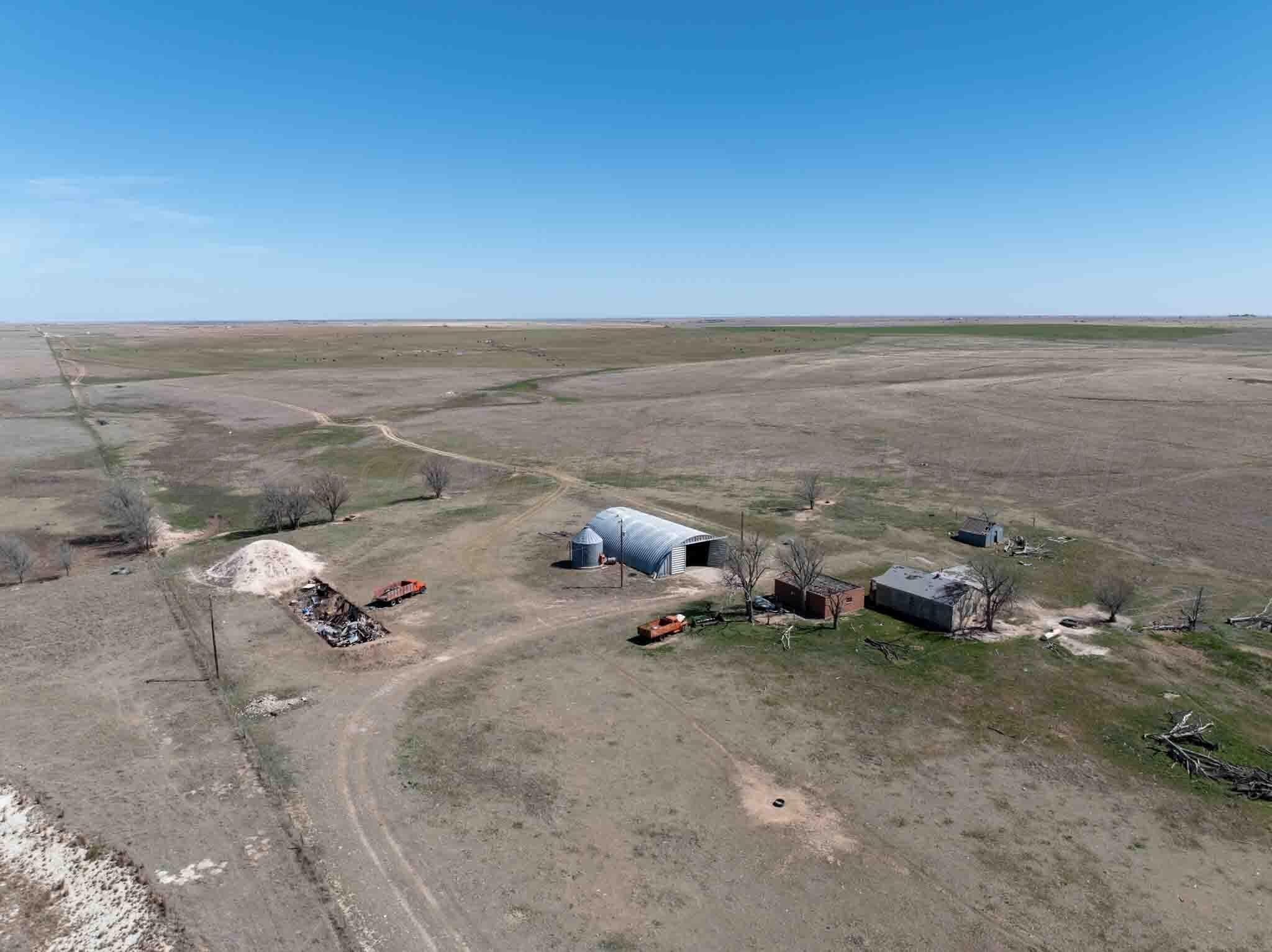 813 acres in Lipscomb County - photo 36