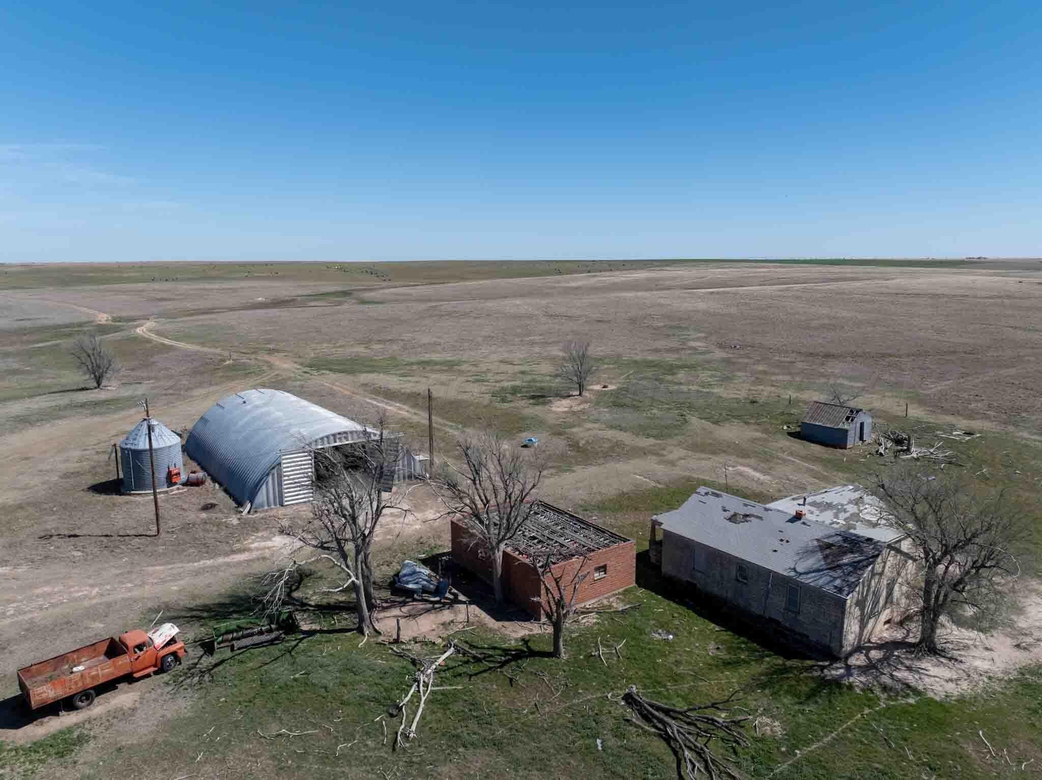 813 acres in Lipscomb County - photo 37