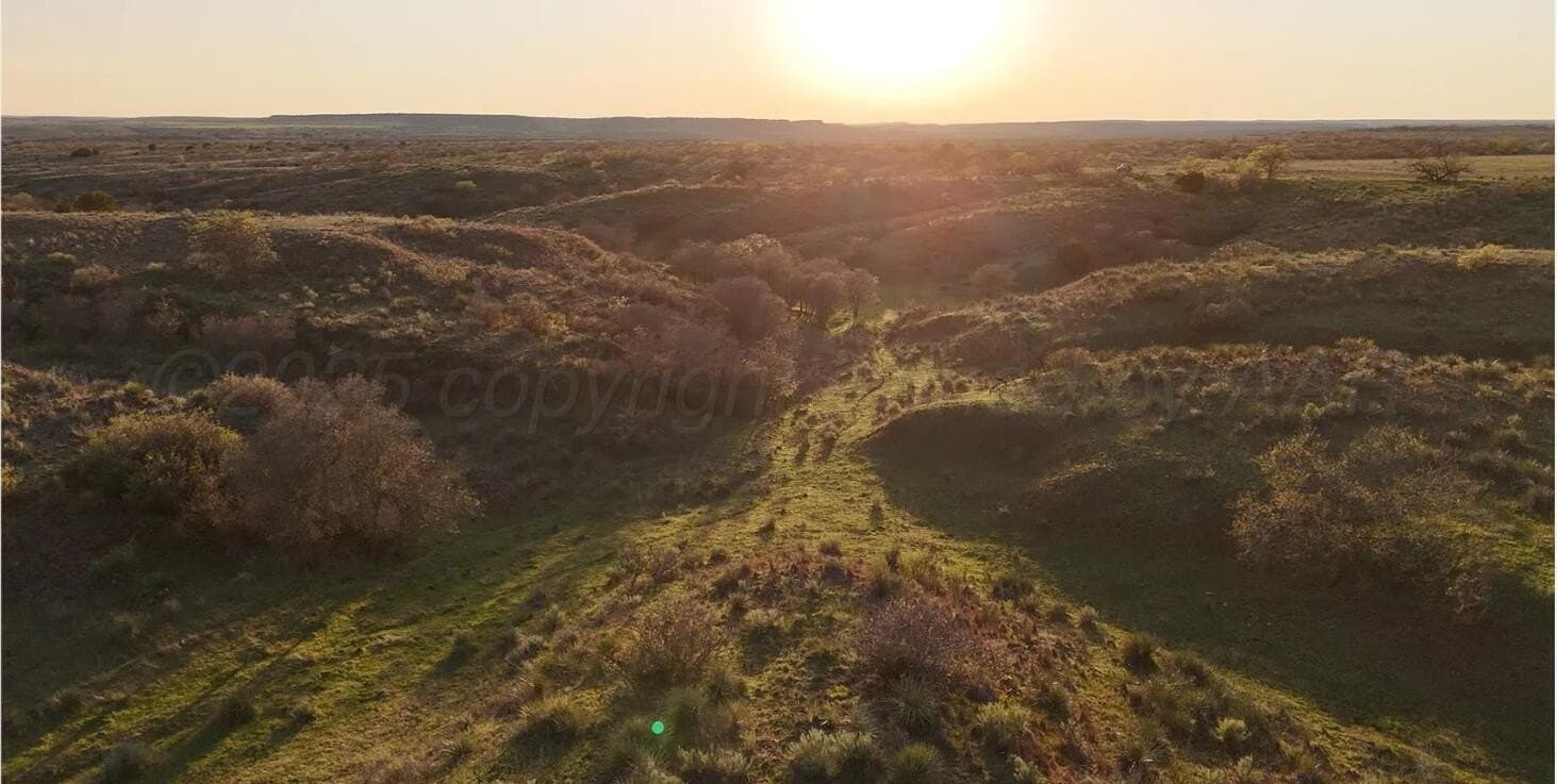 647 acres in Collingsworth County