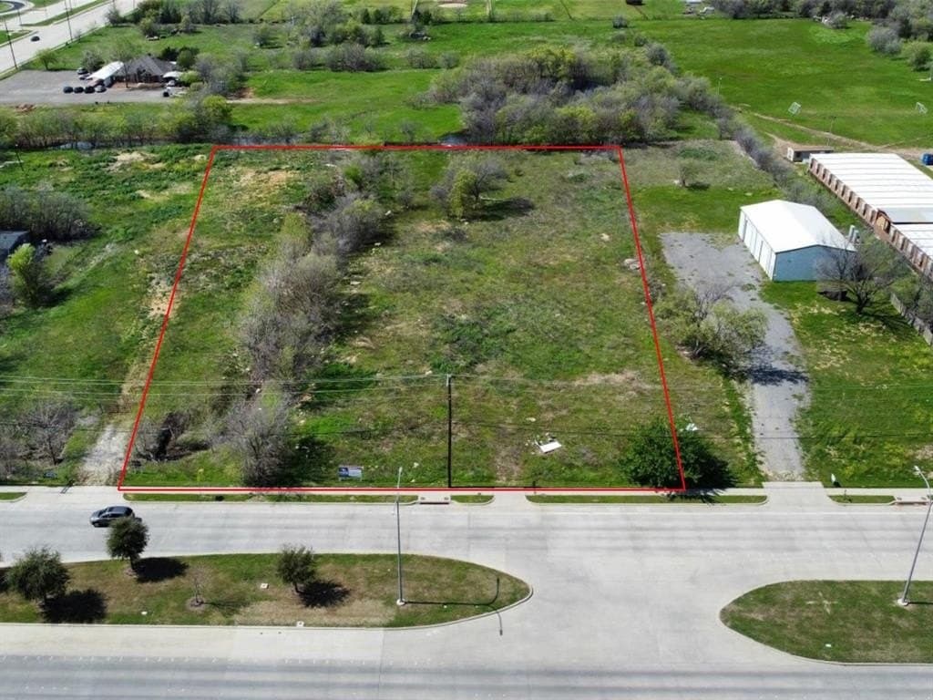 1.83 acres in Tarrant County gallery image 2