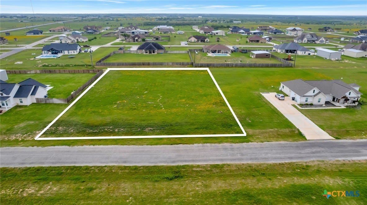 1.01 acres in Victoria County - photo 9