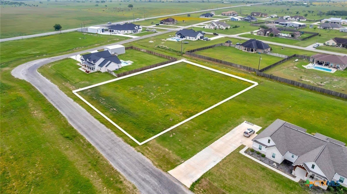1.01 acres in Victoria County gallery image 2