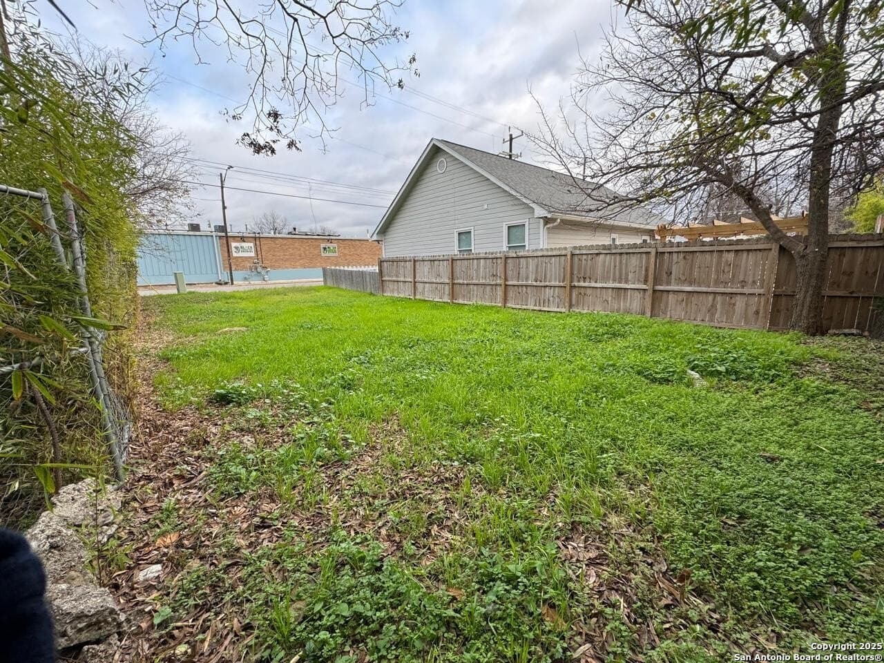 0.05 acres in Bexar County gallery image 4
