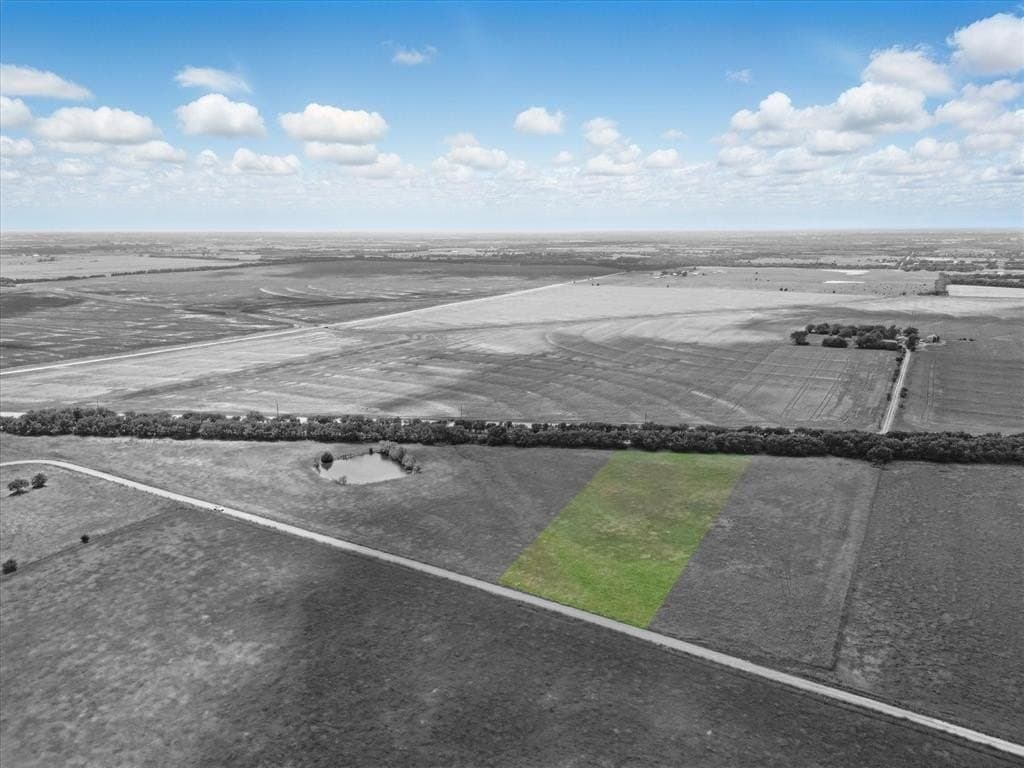 1.95 acres in Hunt County gallery image 2