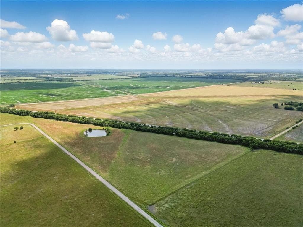 1.95 acres in Hunt County gallery image 4