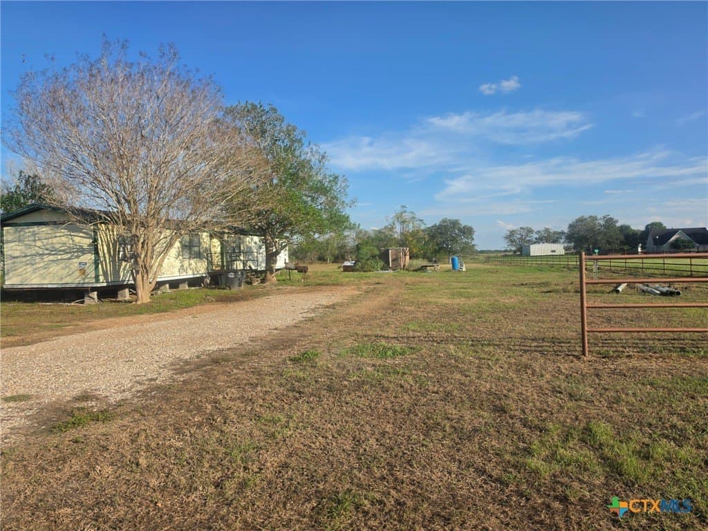 8.23 acres in Victoria County